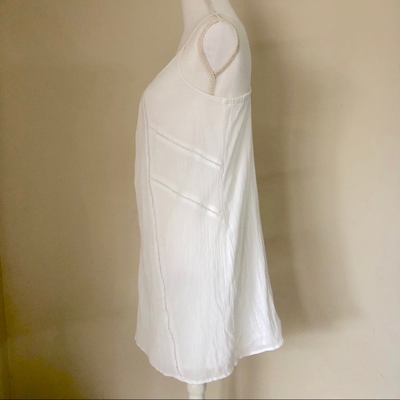 Old Navy V-Neck Shift Dress - Picture 2 of 8